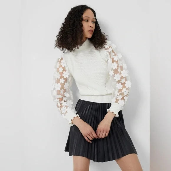 NWT FRENCH CONNECTION Juri Mozart Floral Appliqué Sweater. - Picture 2 of 9